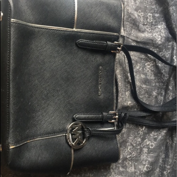 Michael kors black w/ silver lining jet set purse. - Picture 1 of 3